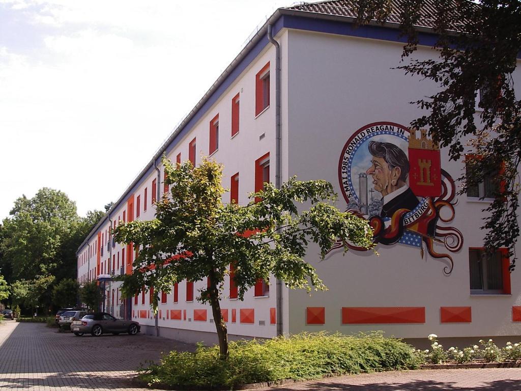 Hotel Битбург Номер фото